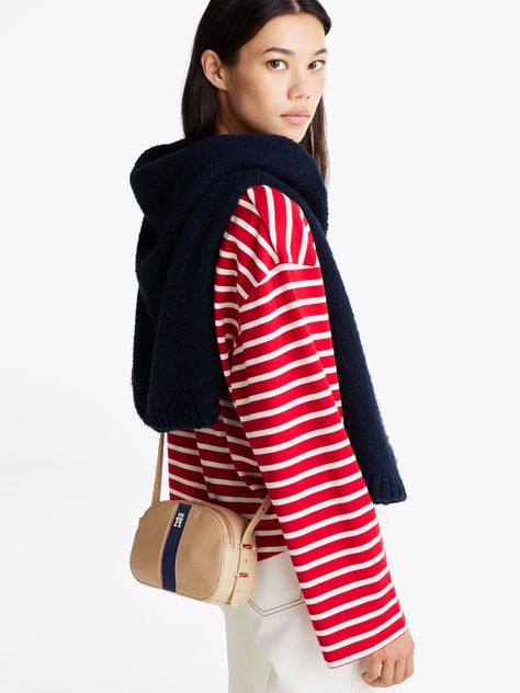 Bandolera Texturizada Legacy Beige Tommy Hilfiger-1
