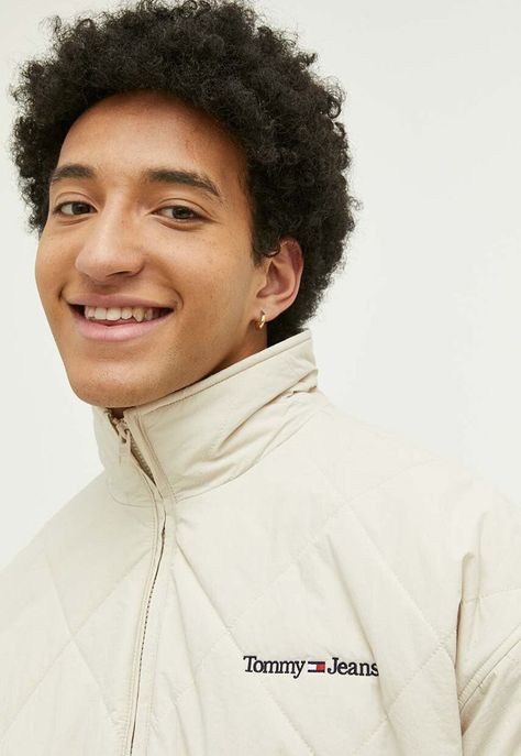Chaqueta Liviana Boxy Beige Tommy Jeans-3