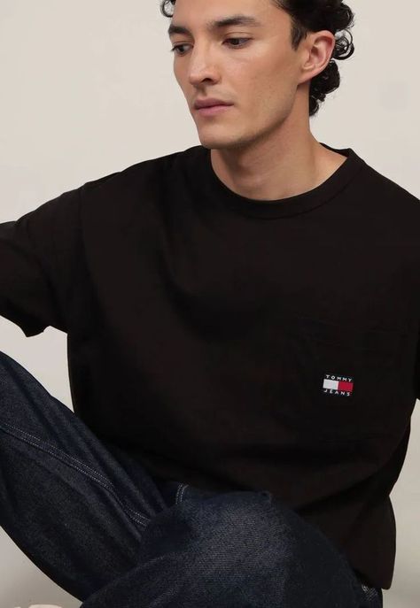 Polera Corte Regular Con Bolsillo Negro Tommy Hilfiger-3