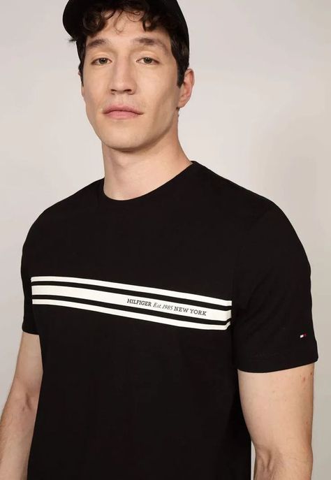 Polera Central Chest Stripe Logo Negro Tommy Hilfiger-3