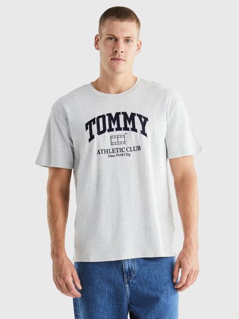 Polera Con Logo Universitario Gris Tommy Jeans-0