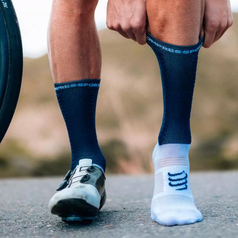 Calcetín Pro Racing Socks v4.0 Bike Blue Compressport-2
