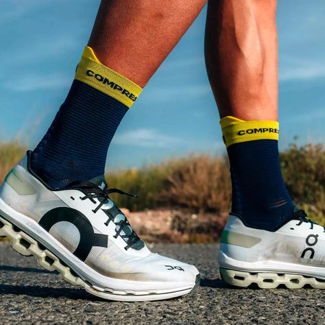 Calcetín Pro Racing v4.0 Run High Petróleo Compressport-3