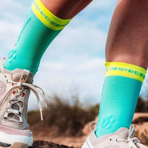 Calcetín Pro Racing v4.0 Trail Menta Compressport-3