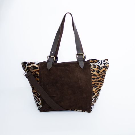 Cartera de reno con flecos y detalles leo color Chocolate-2