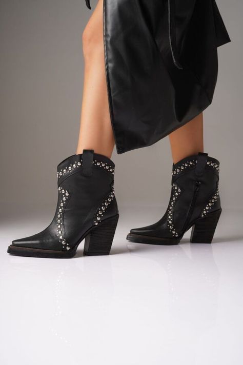 Bota Cuero Greed Negro Tachas-1