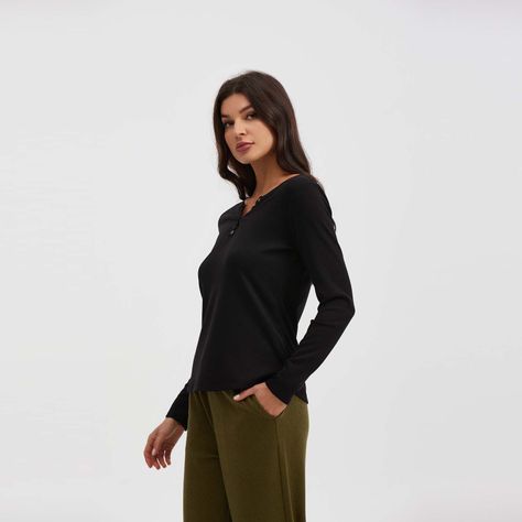 Polera Mujer Abertura En V Negro-1