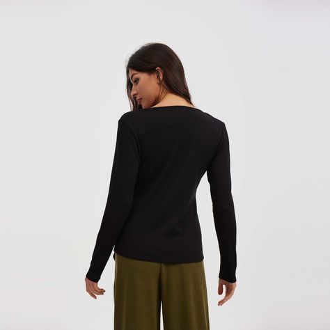Polera Mujer Abertura En V Negro-2