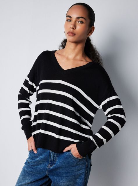 Sweater Cuello V Aberturas Laterales-0