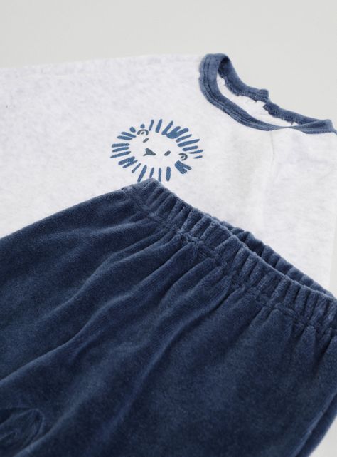 Conjunto con Polera Estampada y Pantalón con Rodilleras-2