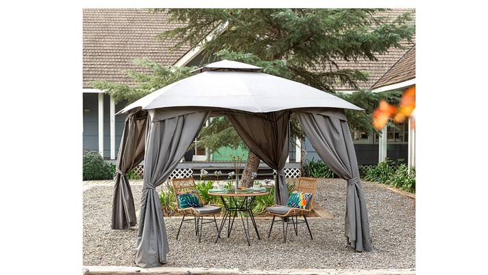 PÉRGOLA METÁLICA CON CORTINAS 3x3 MTS - BORIS - OUTZEN-2
