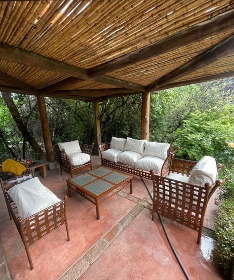 Juego de Living Fierro Etrusco "Tejido Abierto" con Mesa de Centro 4 Piedras y Banqueta.-4