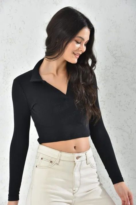 Polerón de Mujer Crop Negro Ajustado Slim Fit-4