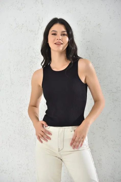 Camiseta Negra Sin Mangas para Mujer-0