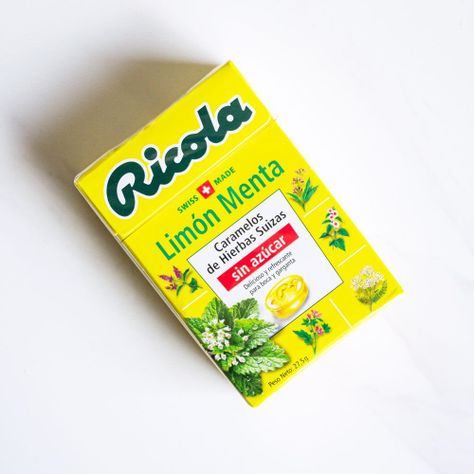 Caramelo mini box sin azúcar Limon Menta Ricola 27.5 grs-0