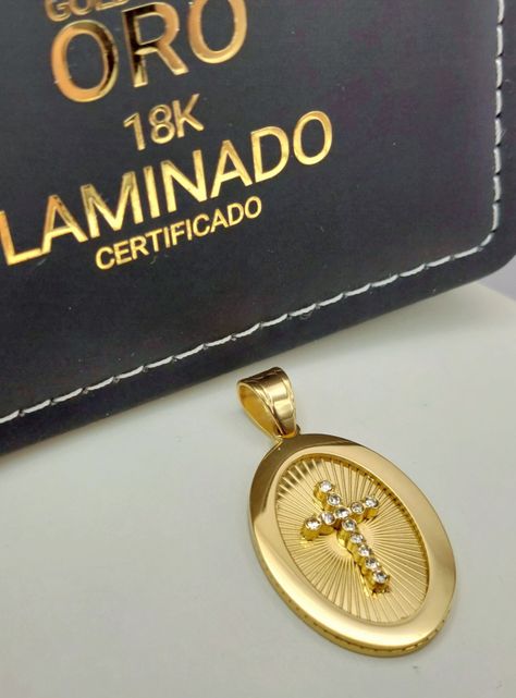 Medalla de Oro Laminado con Dije Ovalado con Cruz de Brillantes -3