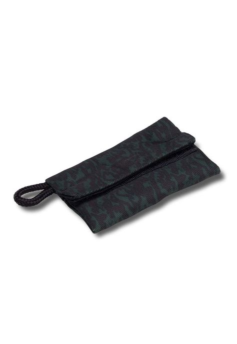 Jibbitz Crocs Bolsito Estampado Militar Negro-2