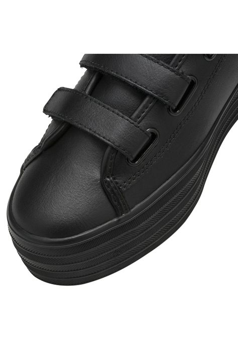 Zapatilla Triple Velcro Cuero Negra-2