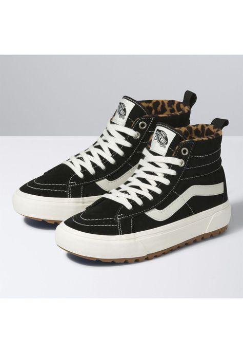 Zapatilla Con Caña Ua Sk8-Hi Mte-1 Negro Unisex-0
