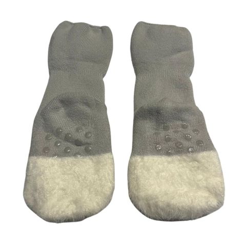 Calcetines grises de bebé con conejito-1