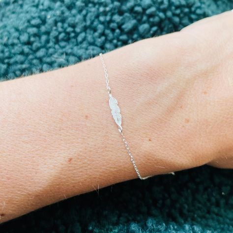 Pulsera pluma plata-1