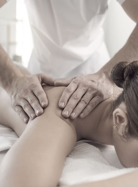 Masaje en pareja: relajación espalda + piedras calientes-1