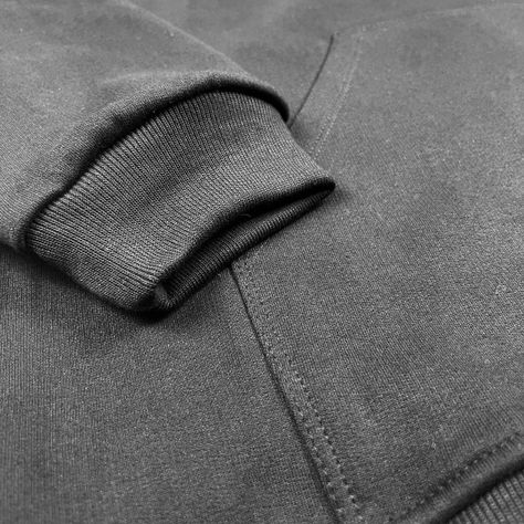 Polerón Negro con capucha Hombre-3