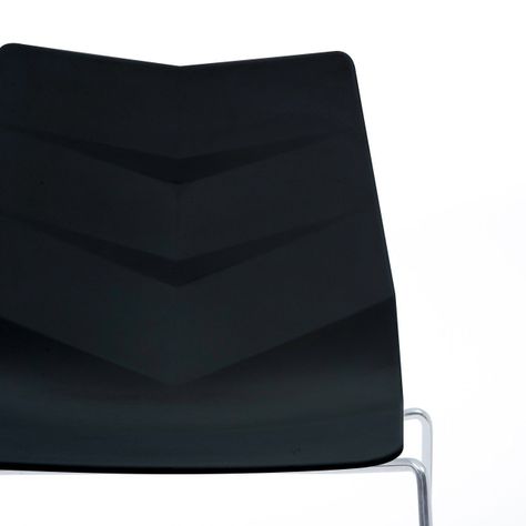 Silla Hoja Negra Patas Cromadas-2