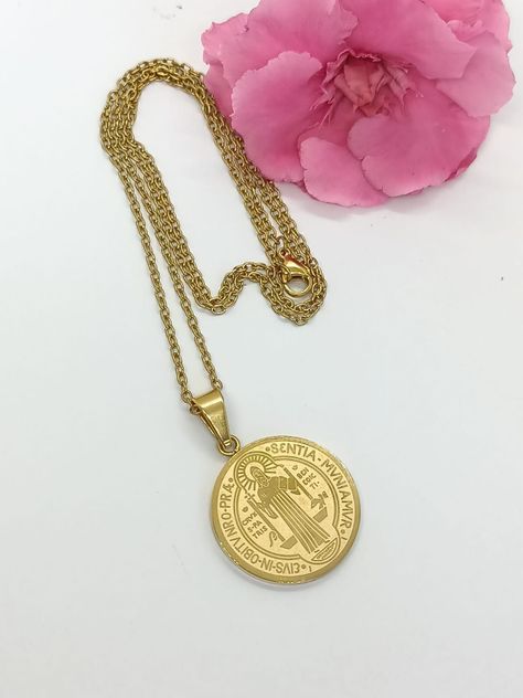 Colgante Medalla San Benito hipoalergenica chapada en oro 18kl-5