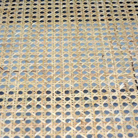 Banca Levin de madera color negro y rattan-5