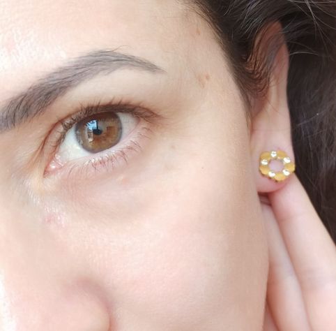 Aros Punto Luz Corona corazones enchapada en oro 14k-2