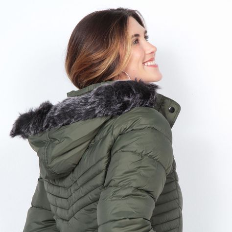 Parka Manga Larga Con Piel En Capucha Y Bolsillos Con Cierre-8