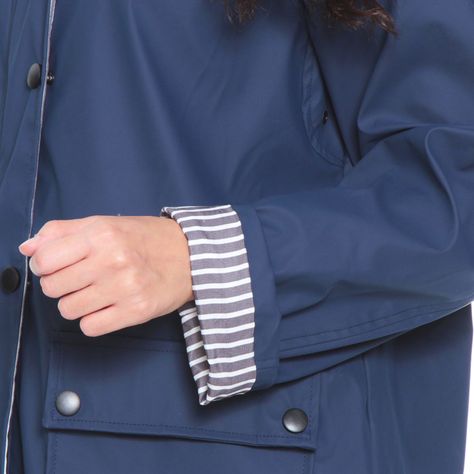 Chaqueta Impermeable Con Capucha Y Bolsillos-5