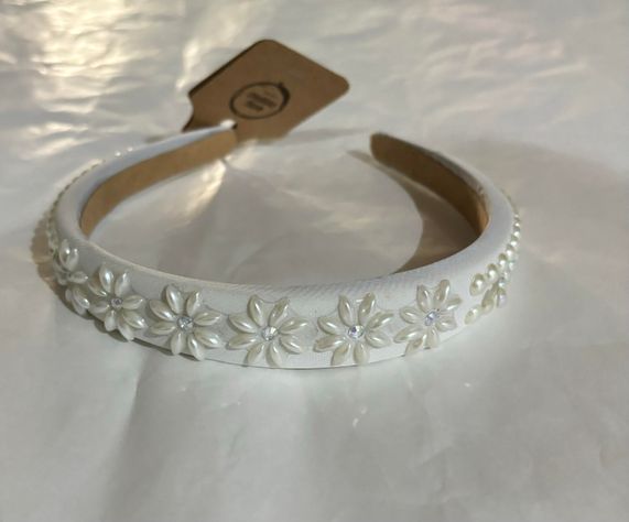 cintillo blanco de seda hecho a mano diseño exclusivo-0