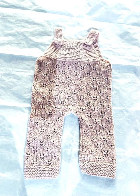 CONJUNTO MONO Y CHALECO DE BEBE HECHO A MANO-2