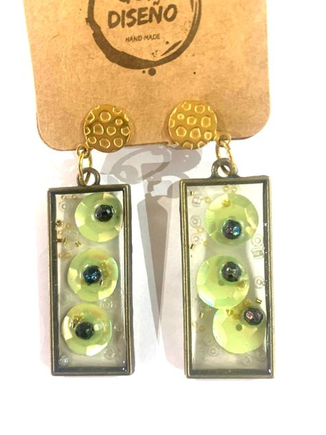 aros de resina con lentejuela y borde metal-1