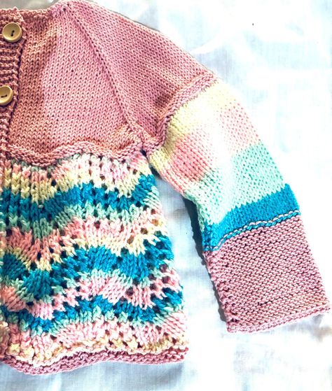 Chaleco de niña tejido a mano diseño exclusivo-2