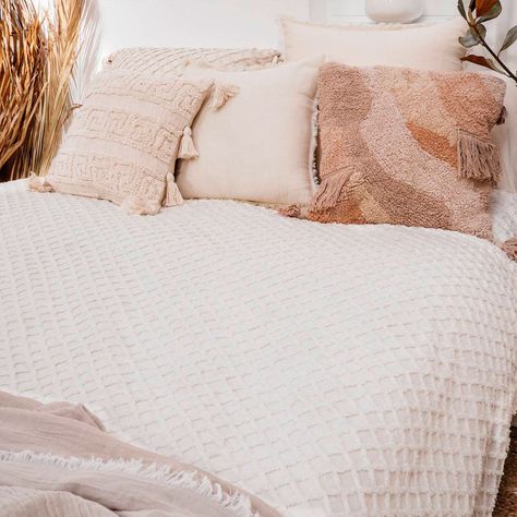 Cubrecama Royal 180x260 Blanco (cama 1 o 1 1/2 plazas)-1