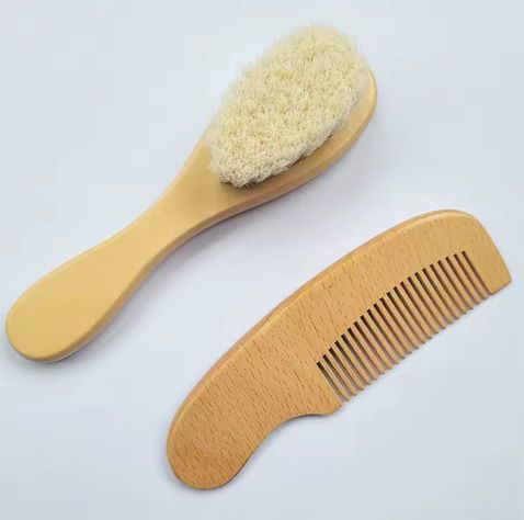 Set de peine y cepillo suave para bebe mas juguete 00121-1
