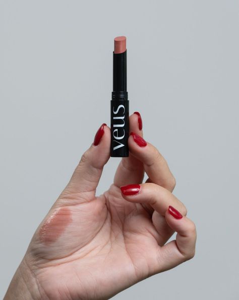 BÁLSAMO DE LABIOS VEUS "THE LIP BALM", TONO: The Nude-3