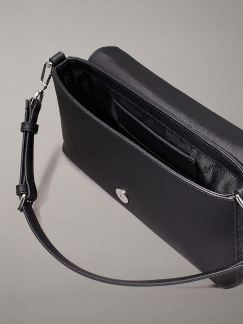Cartera CK Must Mono Negro Calvin Klein-2