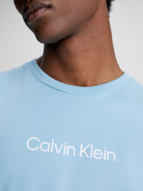 Polera Hero Logo Comfort  Celeste Calvin Klein-3