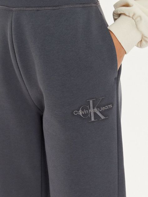 Jogger Monologo Cuffed Gris Calvin Klein-3