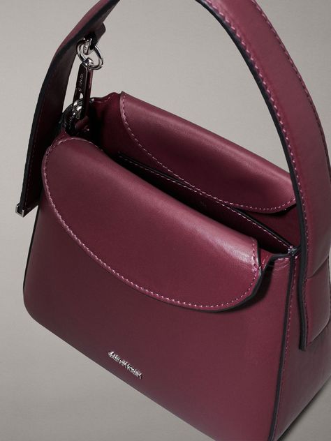 Cartera de Mano Soft Sculpt Burdeo Calvin Klein-2