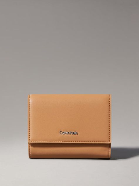 Billetera CK Must Trifold Café Calvin Klein-0