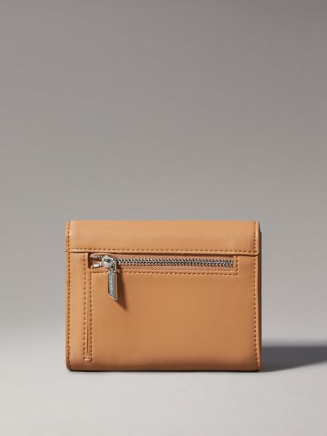 Billetera CK Must Trifold Café Calvin Klein-1