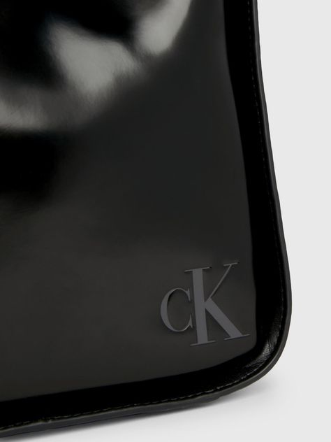 Cartera Bucket Block Negro Calvin Klein-2