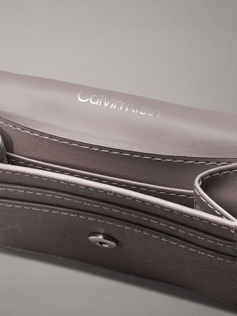 Billetera CK Linear Gris Calvin Klein-2