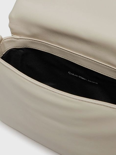 Cartera Micro Mono Beige Calvin Klein-2