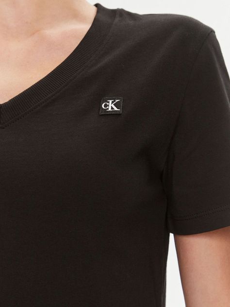 Polera Ck Embro Badge V-Neck Negro Calvin Klein-4